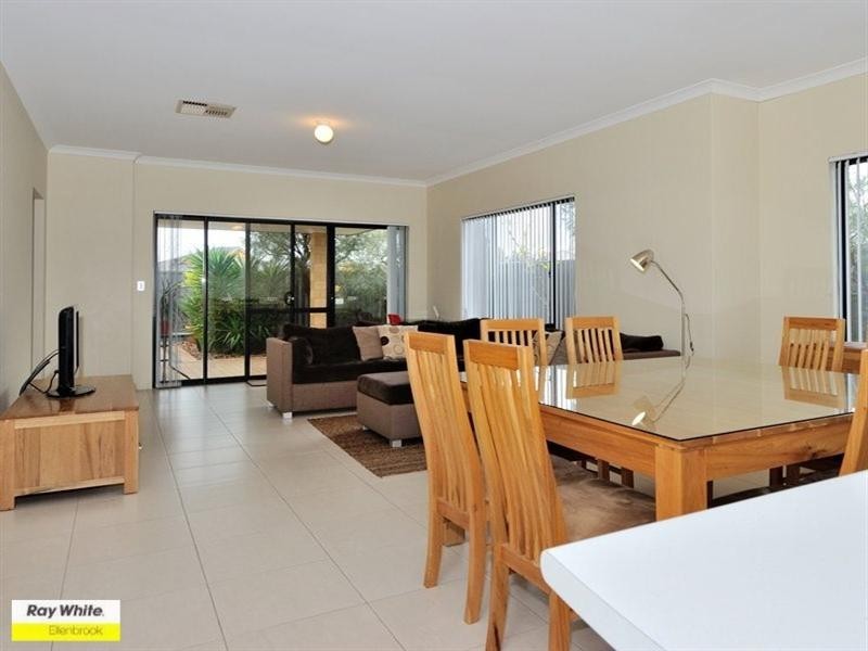 9 Vaspar Link, Aveley WA 6069