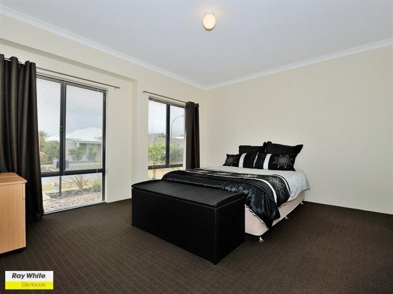 9 Vaspar Link, Aveley WA 6069