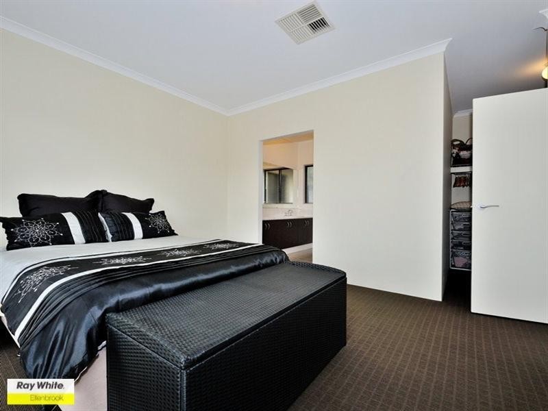 9 Vaspar Link, Aveley WA 6069