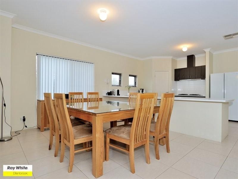 9 Vaspar Link, Aveley WA 6069