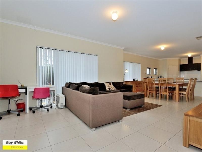 9 Vaspar Link, Aveley WA 6069