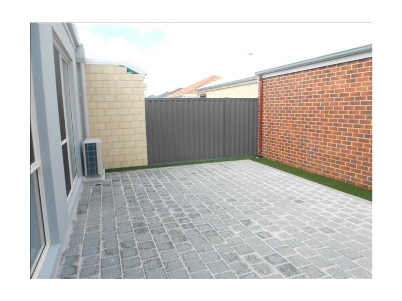 95 Holdsworth Avenue, Aveley WA 6069