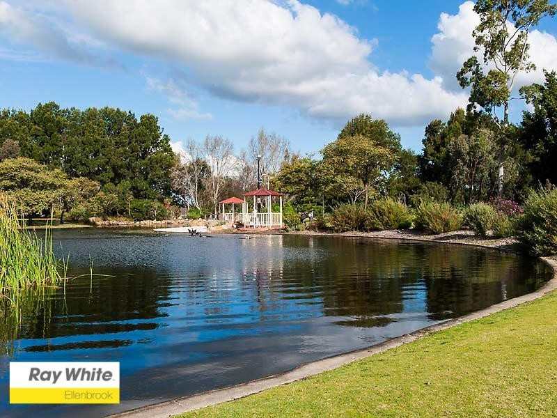 29 Highpoint Boulevard, Ellenbrook WA 6069