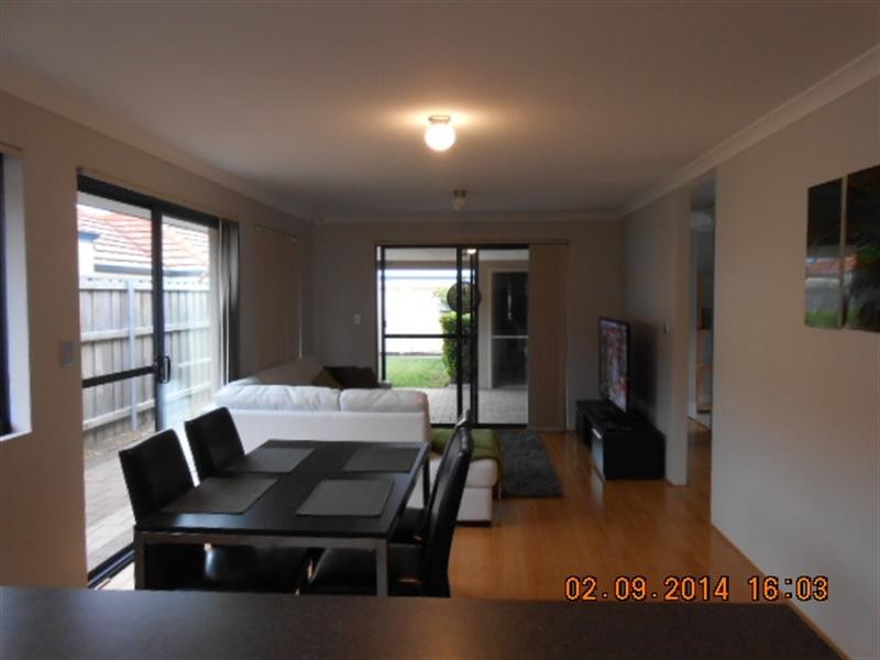 6 Dunrobin Drive, Ellenbrook WA 6069