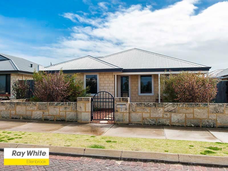 7 Strathmore Parkway, Ellenbrook WA 6069