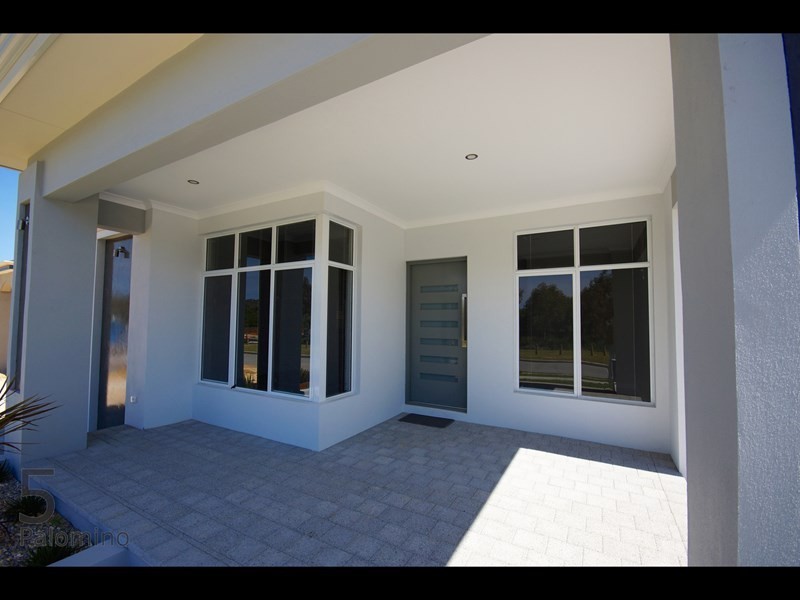 5 Palomino Prom, The Vines WA 6069