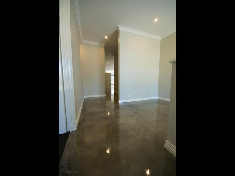 5 Palomino Prom, The Vines WA 6069