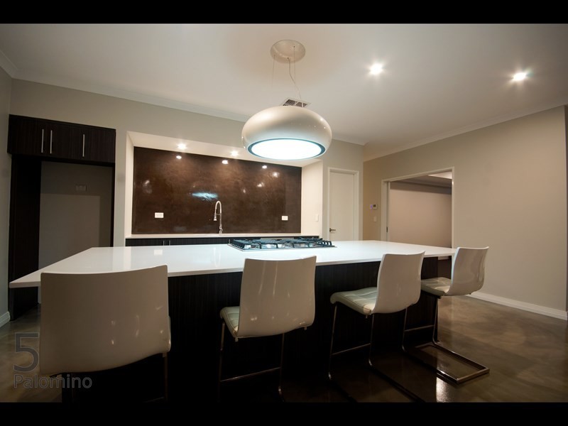 5 Palomino Prom, The Vines WA 6069