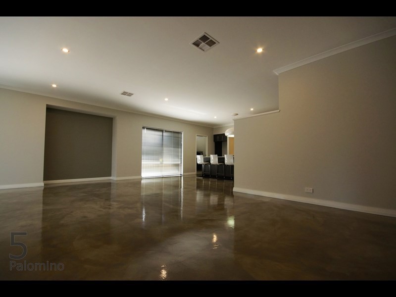 5 Palomino Prom, The Vines WA 6069