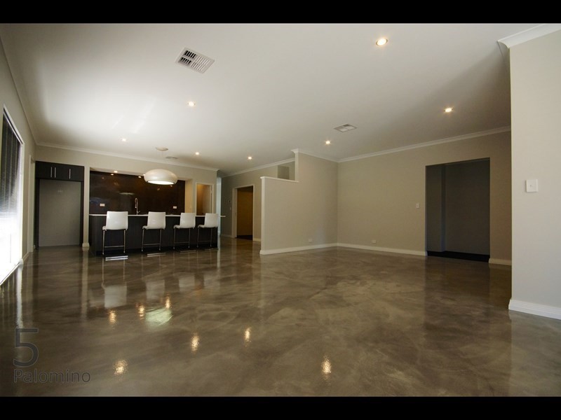 5 Palomino Prom, The Vines WA 6069
