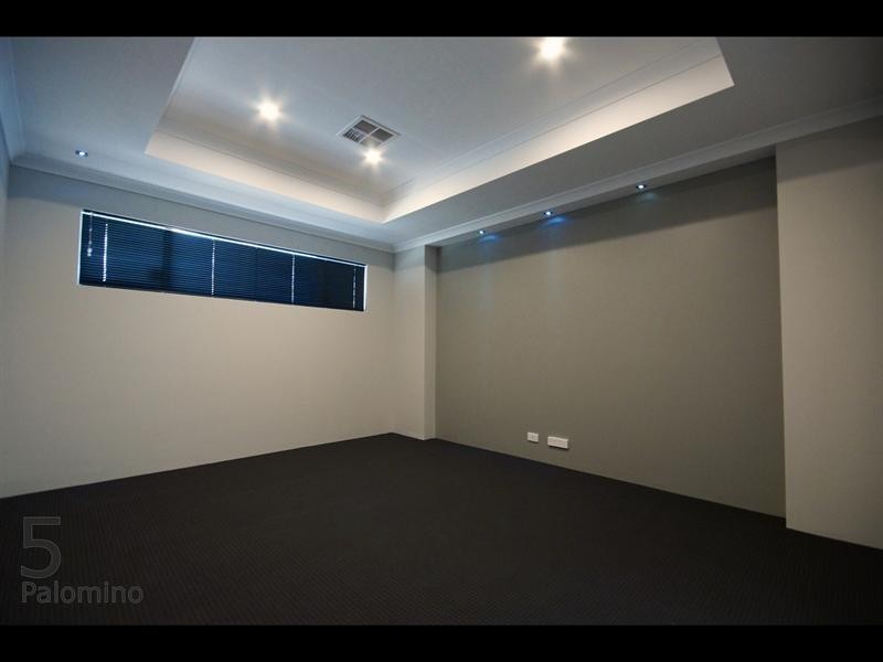 5 Palomino Prom, The Vines WA 6069