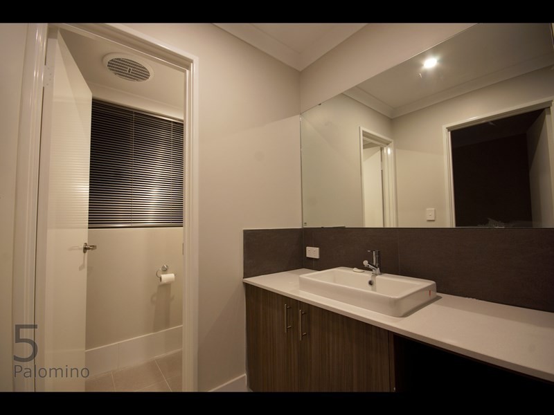 5 Palomino Prom, The Vines WA 6069