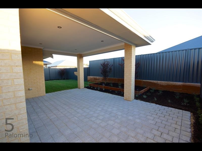 5 Palomino Prom, The Vines WA 6069
