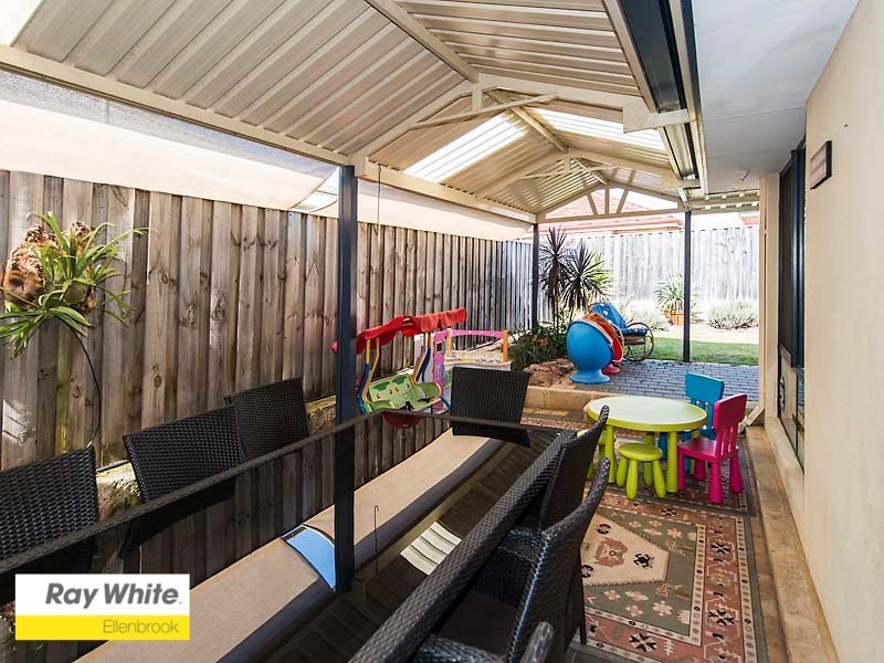18 Farmaner Parkway, Ellenbrook WA 6069