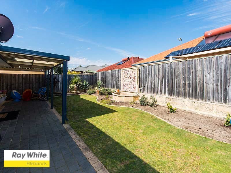 18 Farmaner Parkway, Ellenbrook WA 6069