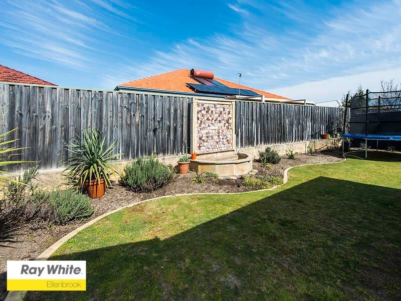 18 Farmaner Parkway, Ellenbrook WA 6069