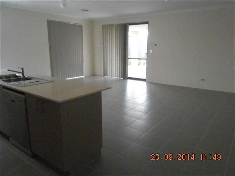 4 Carenza Link, Aveley WA 6069