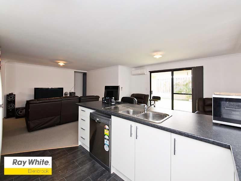 18 Bendora Turn, Ellenbrook WA 6069