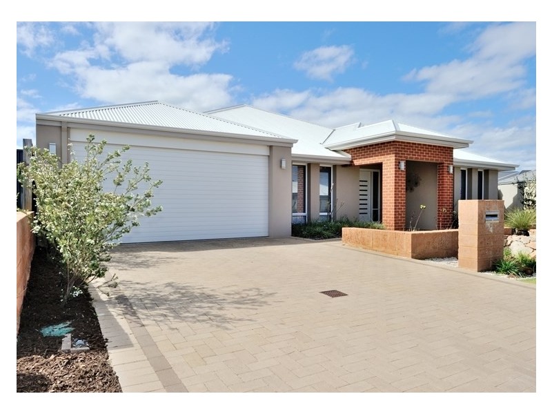 4 Cape Gardens, Ellenbrook WA 6069