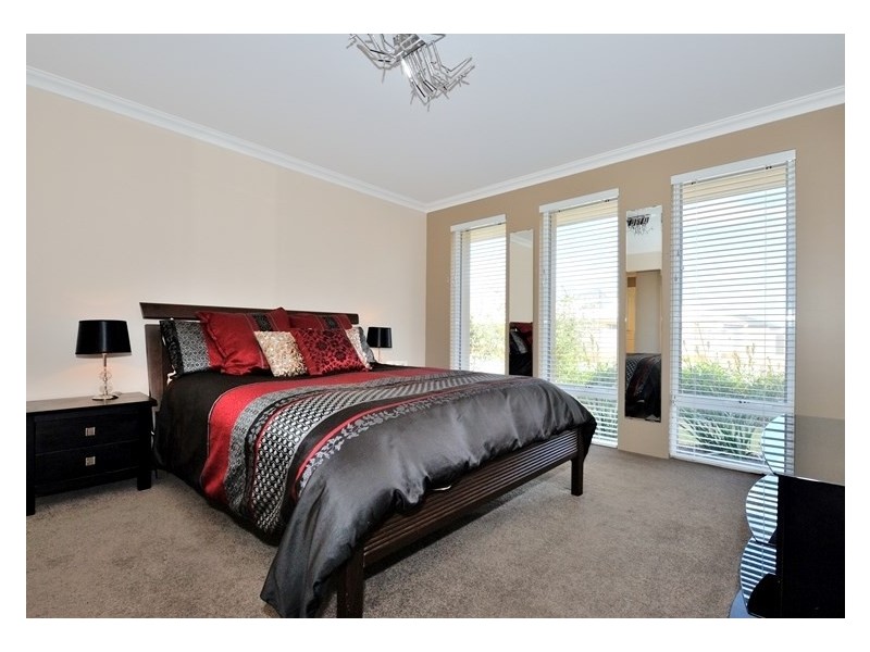 4 Cape Gardens, Ellenbrook WA 6069