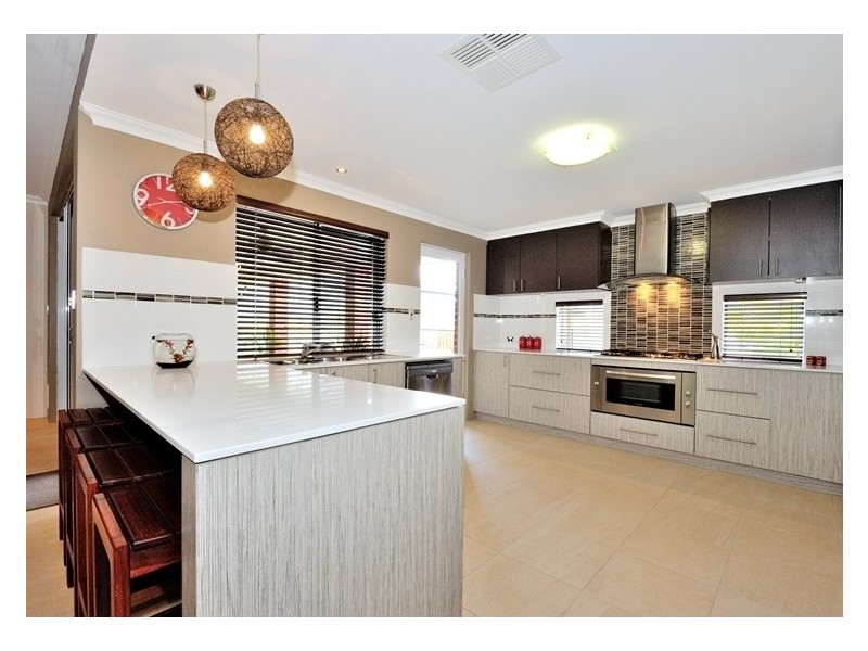 4 Cape Gardens, Ellenbrook WA 6069