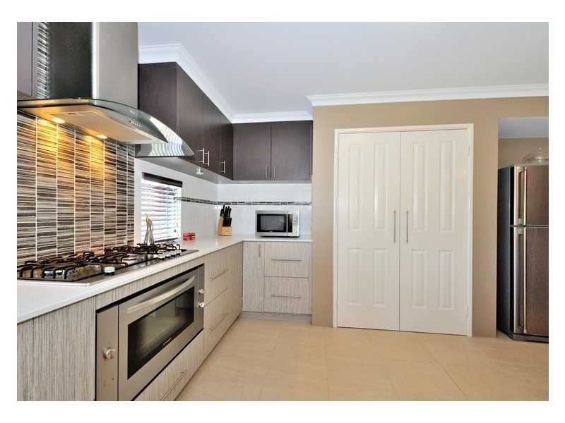 4 Cape Gardens, Ellenbrook WA 6069