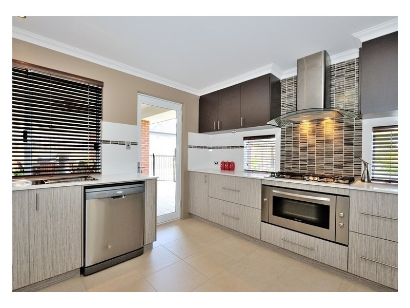 4 Cape Gardens, Ellenbrook WA 6069