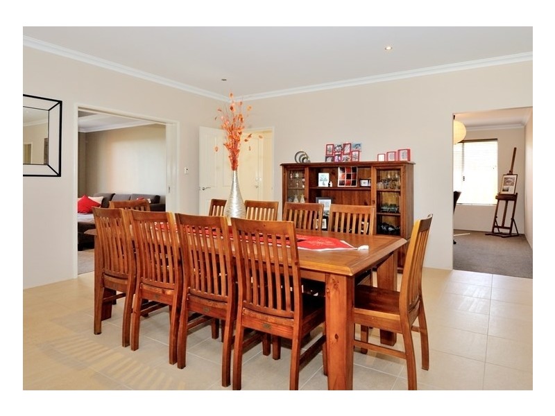 4 Cape Gardens, Ellenbrook WA 6069