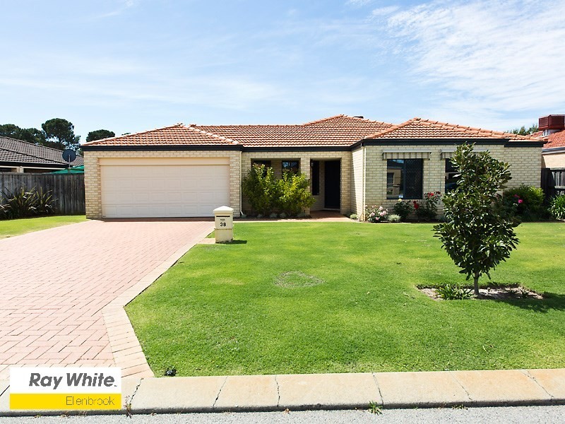 38 San Lorenzo Boulevard, Ellenbrook WA 6069