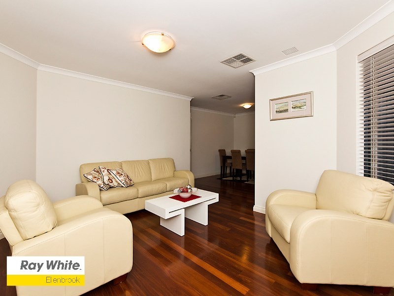 38 San Lorenzo Boulevard, Ellenbrook WA 6069