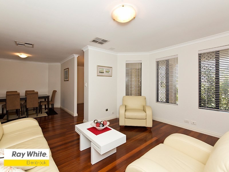 38 San Lorenzo Boulevard, Ellenbrook WA 6069