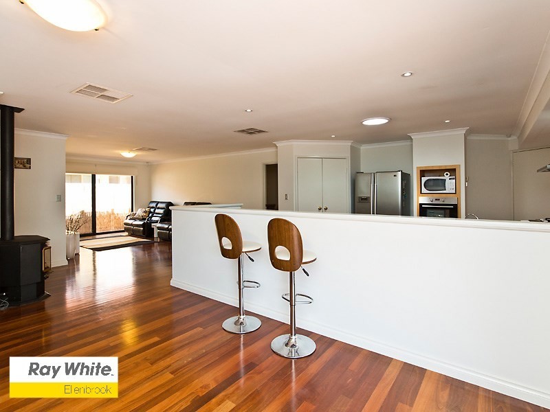 38 San Lorenzo Boulevard, Ellenbrook WA 6069