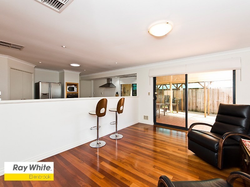 38 San Lorenzo Boulevard, Ellenbrook WA 6069