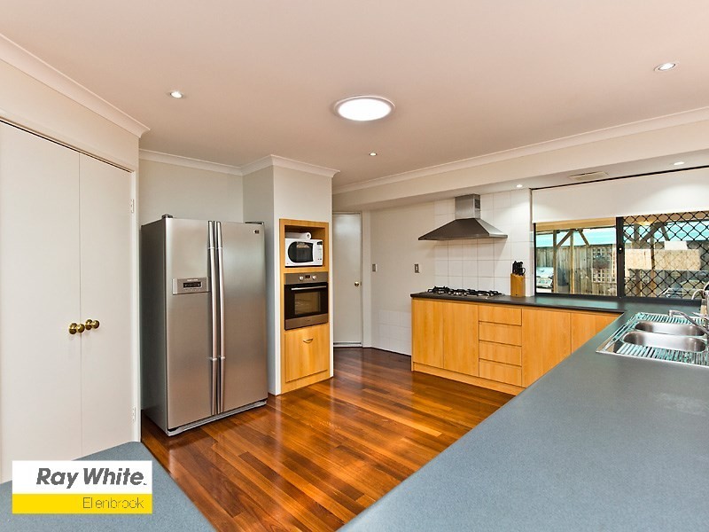 38 San Lorenzo Boulevard, Ellenbrook WA 6069