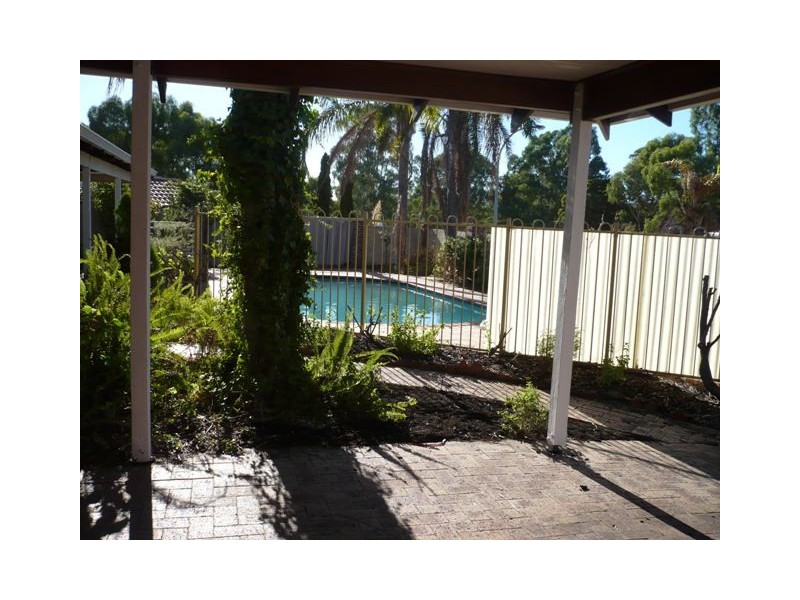 26 Valleybrook Road, Caversham WA 6055