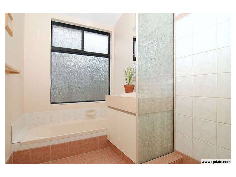 4 Granada Way, Ellenbrook WA 6069