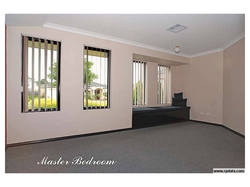4 Granada Way, Ellenbrook WA 6069