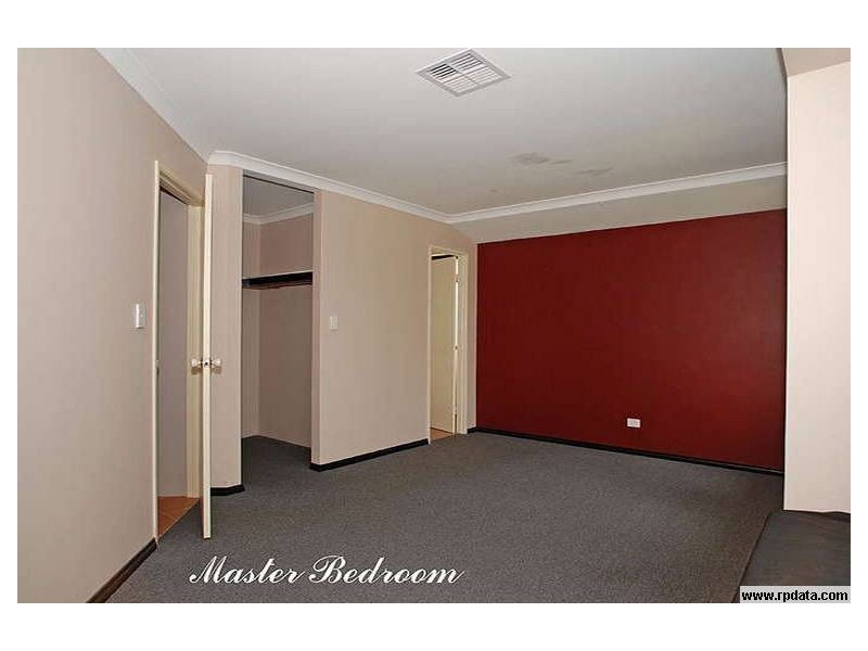 4 Granada Way, Ellenbrook WA 6069
