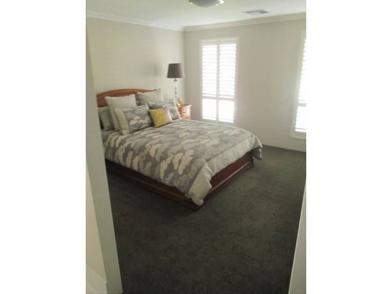 11 Manila Way, Aveley WA 6069