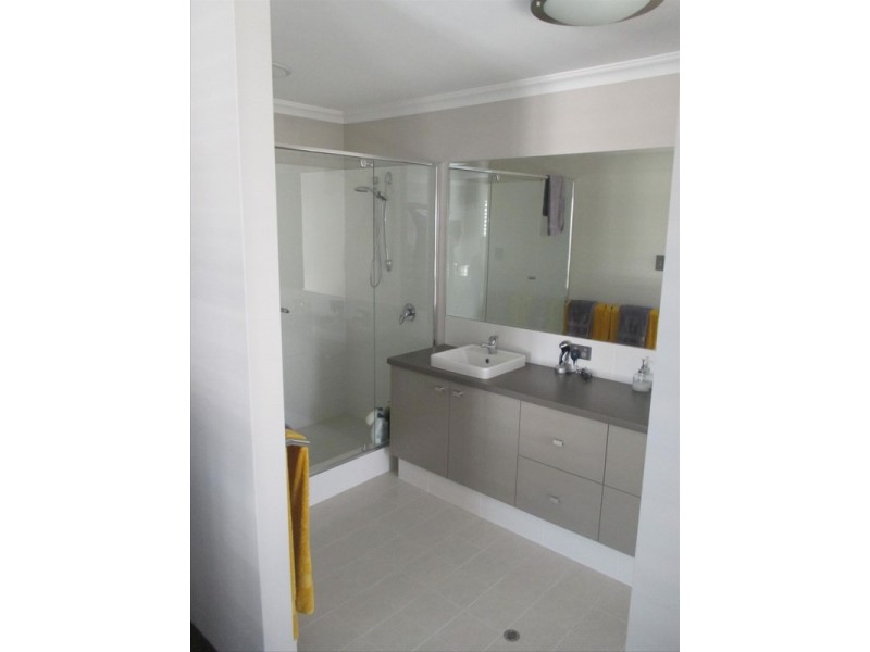 11 Manila Way, Aveley WA 6069