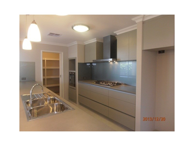 11 Manila Way, Aveley WA 6069