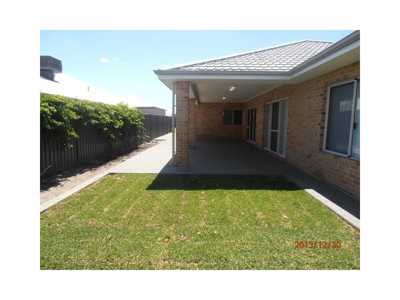 11 Manila Way, Aveley WA 6069