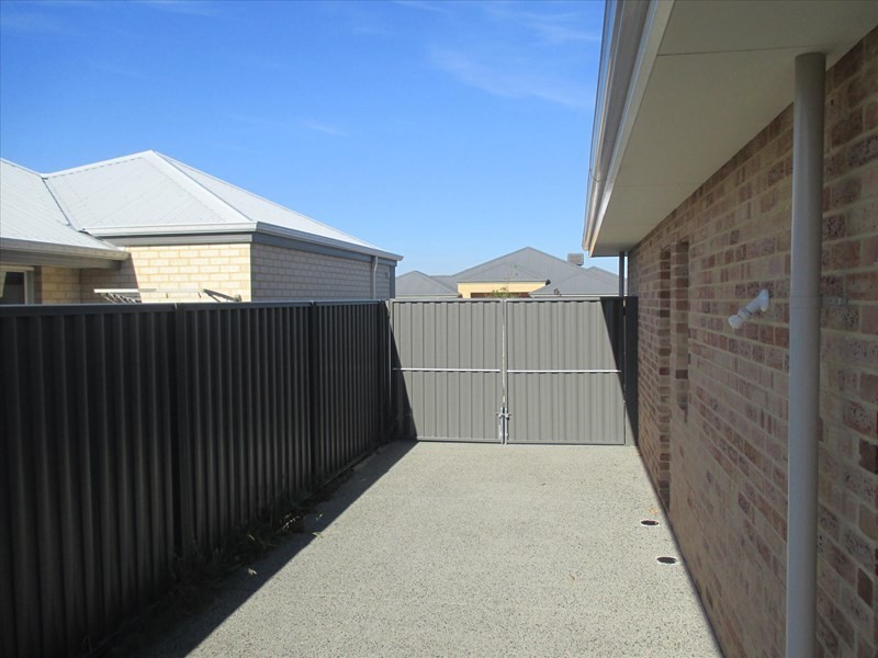 11 Manila Way, Aveley WA 6069