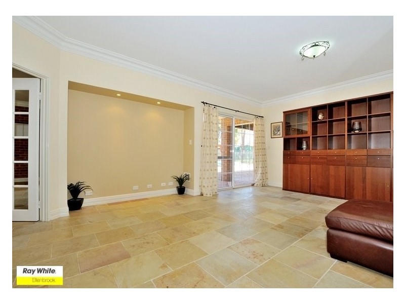 15 Chardonnay Drive, The Vines WA 6069
