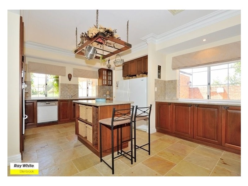 15 Chardonnay Drive, The Vines WA 6069