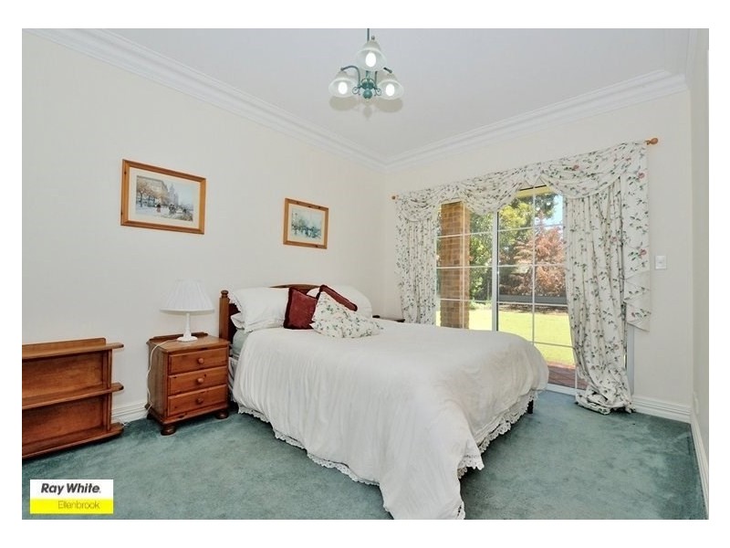 15 Chardonnay Drive, The Vines WA 6069