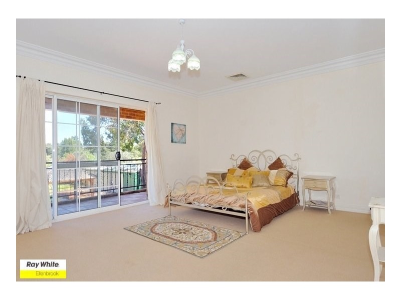 15 Chardonnay Drive, The Vines WA 6069