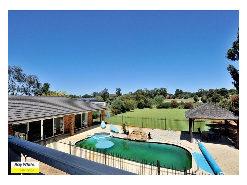 15 Chardonnay Drive, The Vines WA 6069