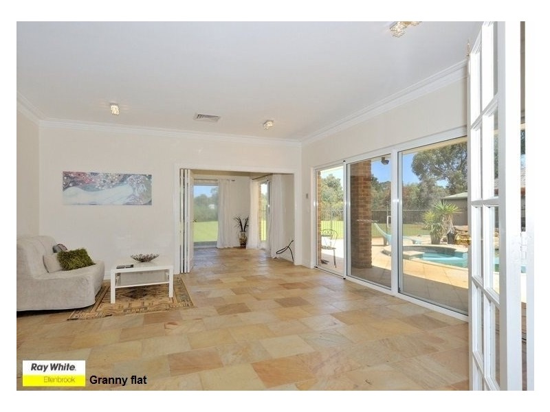 15 Chardonnay Drive, The Vines WA 6069