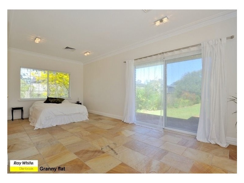 15 Chardonnay Drive, The Vines WA 6069